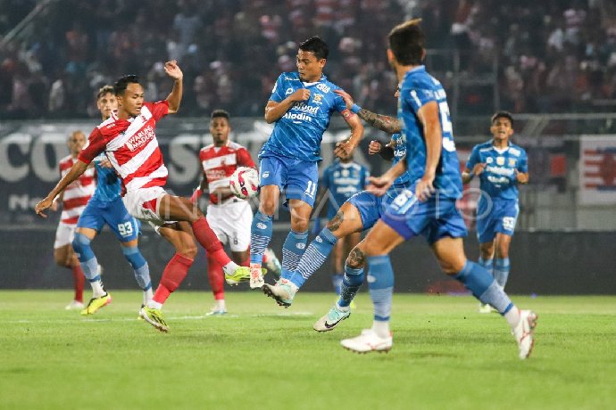 Kết quả bóng đá hôm nay tối 31/5: Persib Bandung vô địch