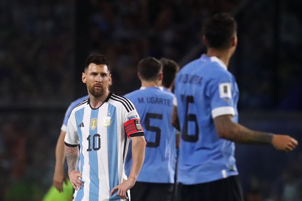 Messi tịt ngòi, Argentina đứt mạch 14 trận thắng liên tiếp - Ảnh 1