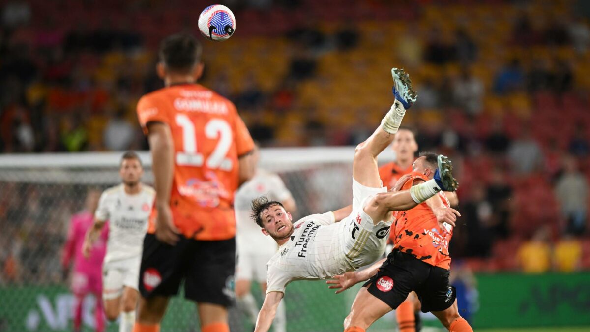 Kết quả bóng đá hôm nay tối 1/12: Brisbane Roar hòa đáng tiếc ở giải VĐQG Australia - Ảnh 1