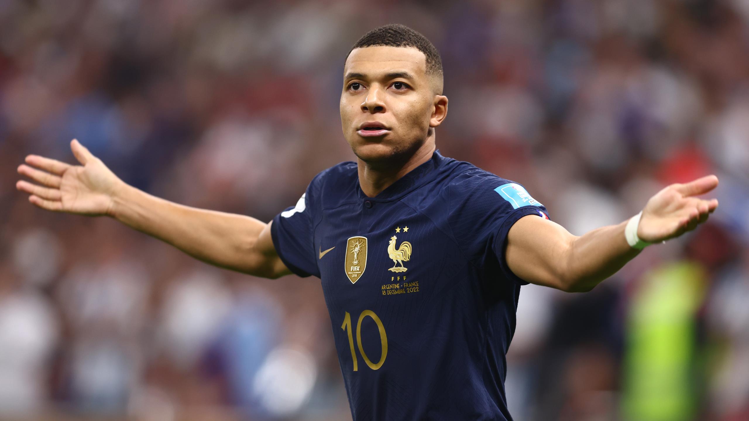 HLV Deschamps: 'Mbappe như Ronaldo và Messi của tuyển Pháp' - Ảnh 1