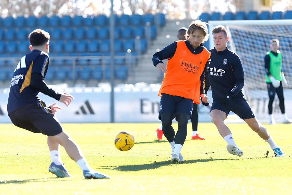 Luka Modric trên đường rời Real Madrid - Ảnh 1