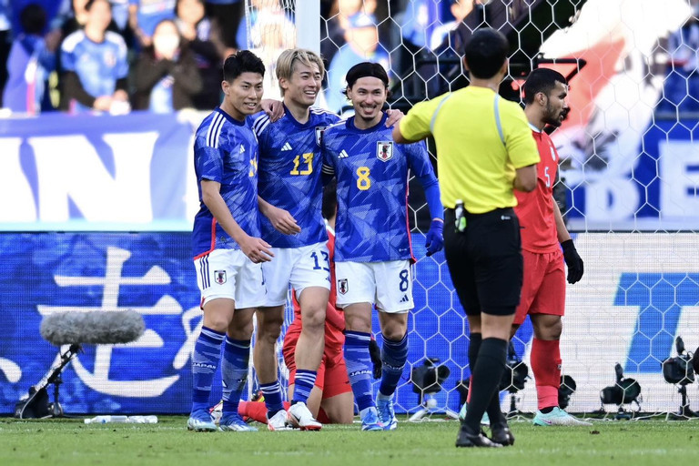 Thái Lan thua đậm Nhật Bản trước thềm Asian Cup - Ảnh 1