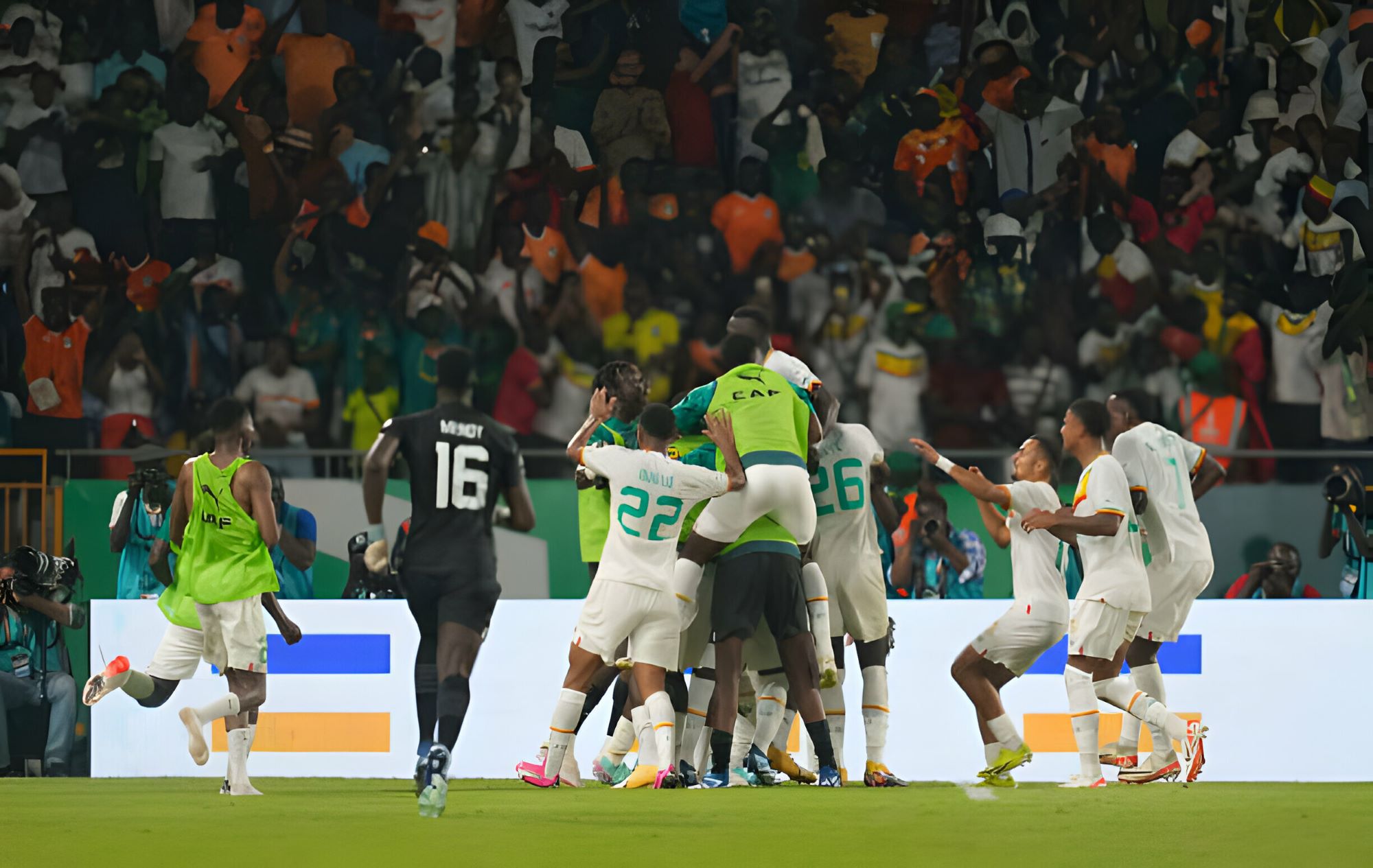 Kết quả bóng đá hôm nay 20/1: Senegal đánh bại Cameroon để đi tiếp - Ảnh 1