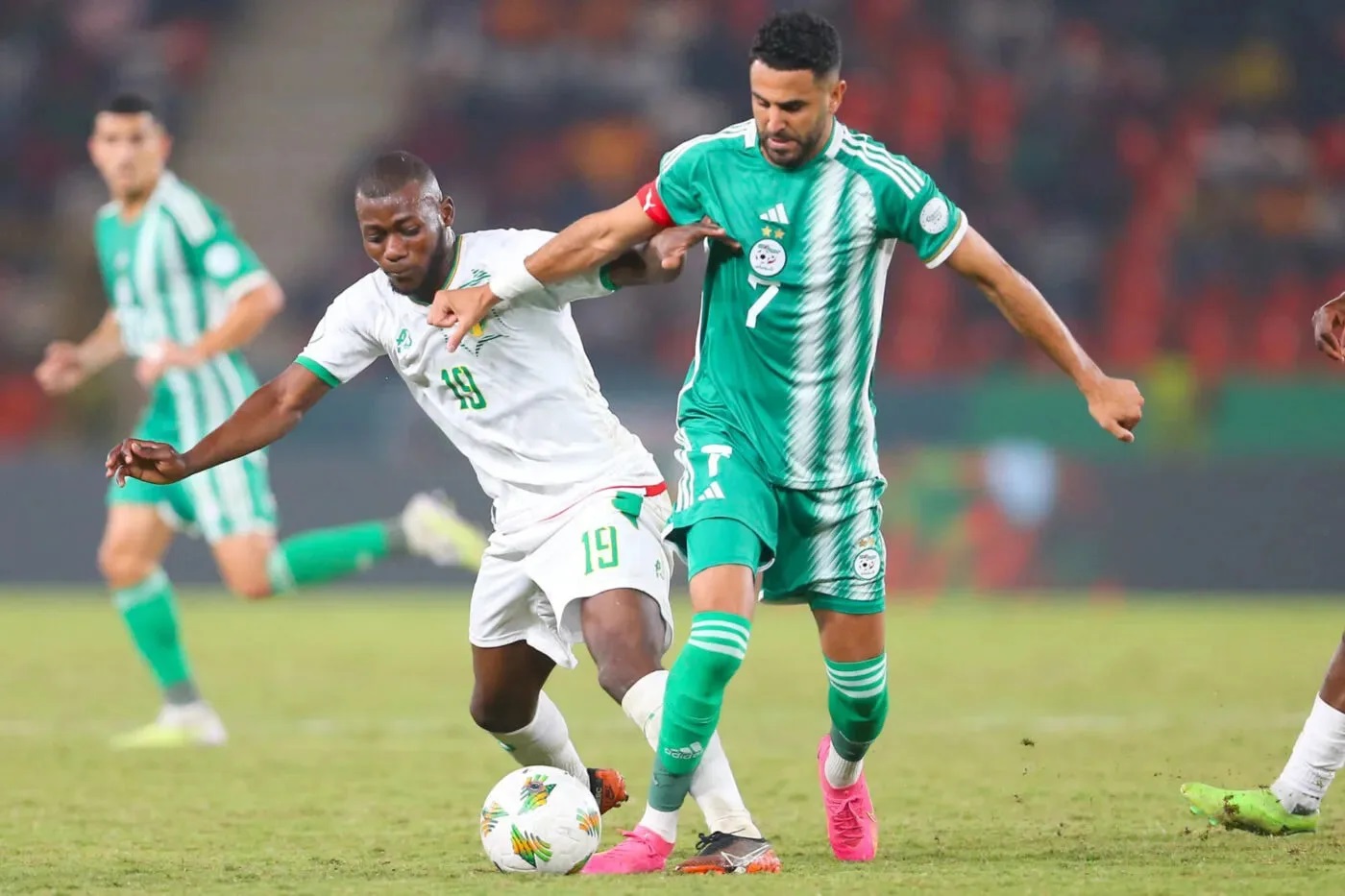 Mahrez và 7 ngôi sao Algeria chuẩn bị từ giã đội tuyển  - Ảnh 1