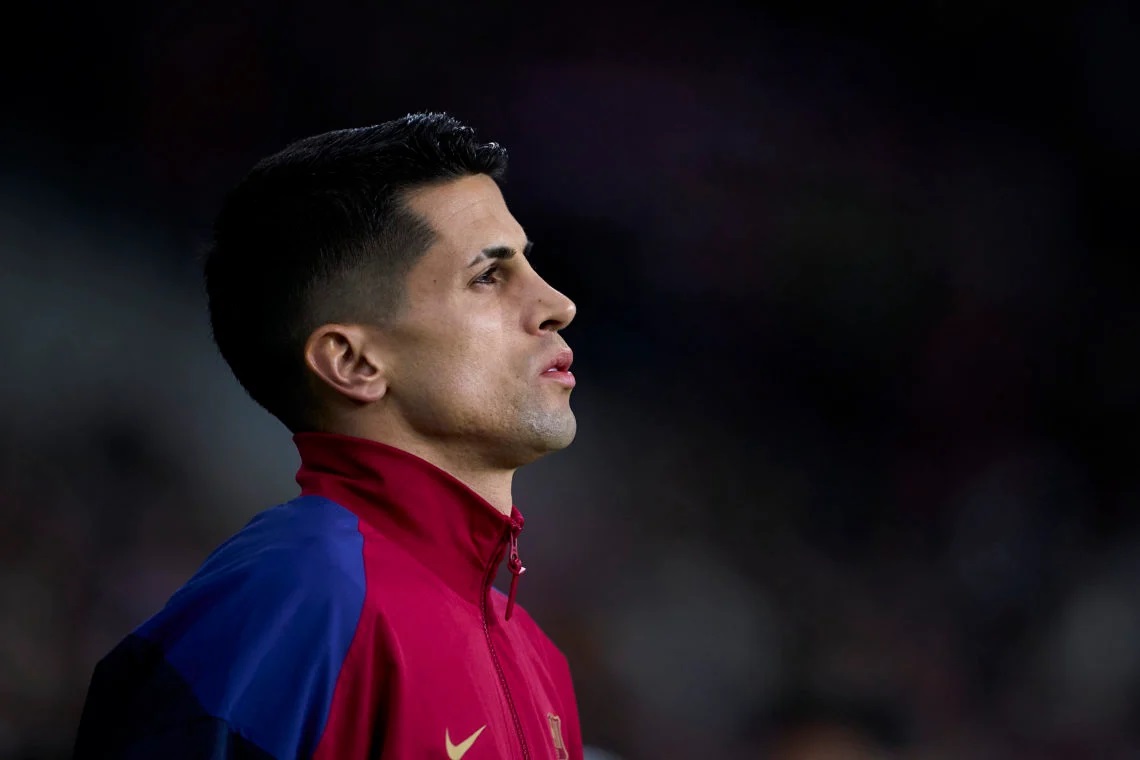 Barca ra giá với Man City để mua đứt Cancelo  - Ảnh 1