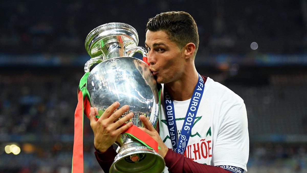 Top 10 tiền đạo xuất sắc nhất lịch sử EURO: Ronaldo và phần còn lại - Ảnh 7