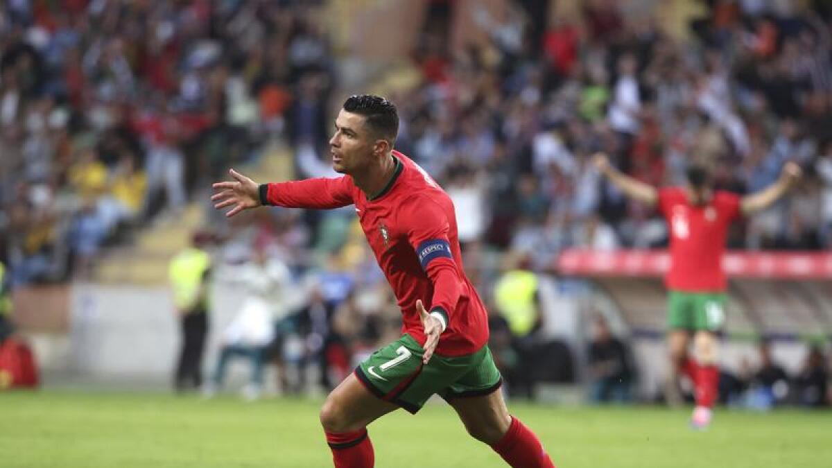Ronaldo lập siêu kỷ lục ở ĐT Bồ Đào Nha - Ảnh 1