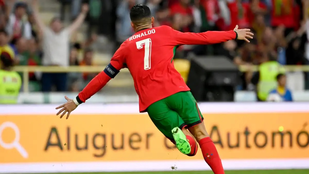 Ronaldo chê mục tiêu vào bán kết của Bồ Đào Nha - Ảnh 1
