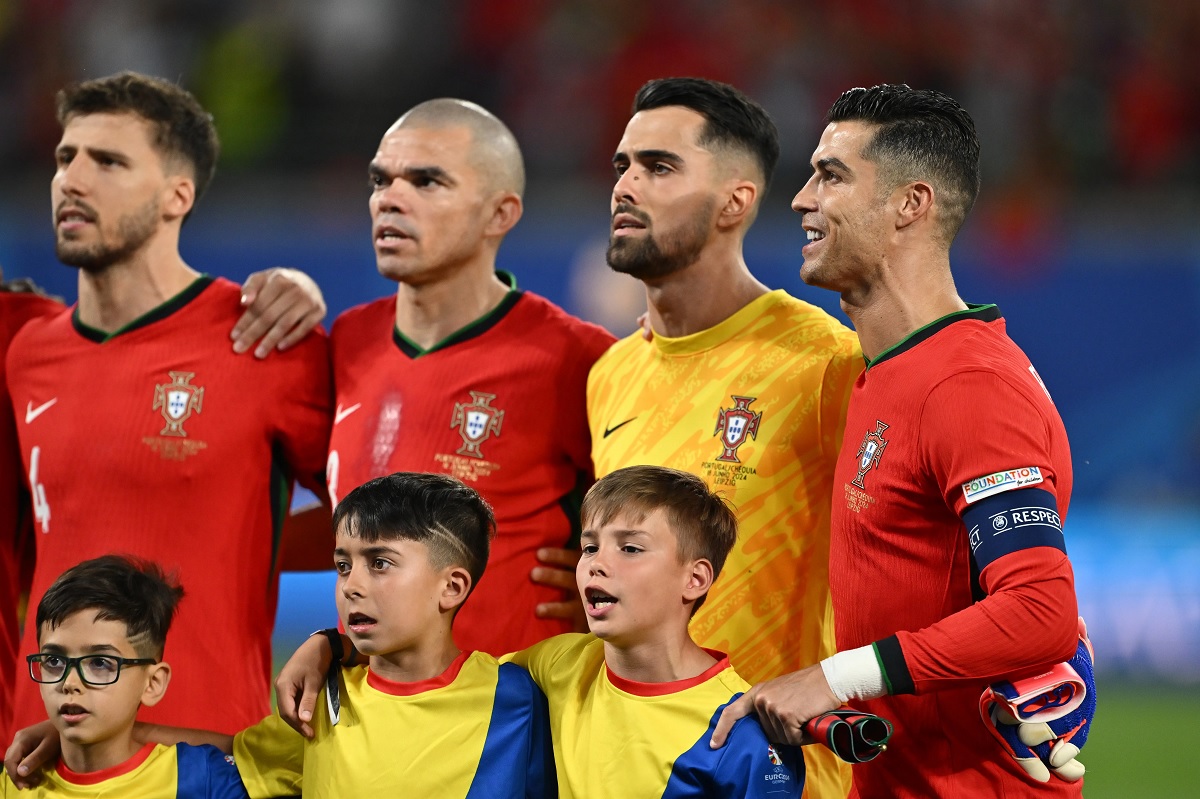 Ronaldo và Pepe đi vào lịch sử EURO trong cùng 1 ngày - Ảnh 1