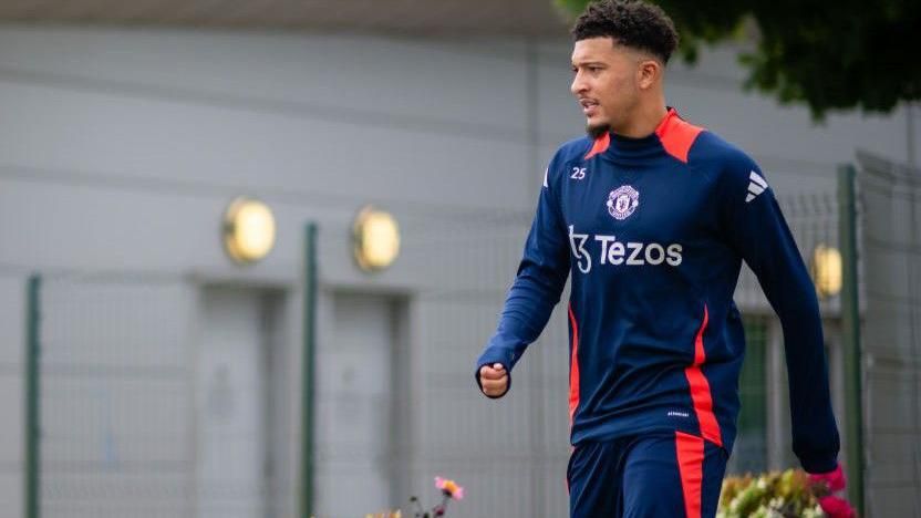 Jadon Sancho trở lại tập luyện, 'làm lành' với Erik ten Hag - Ảnh 1