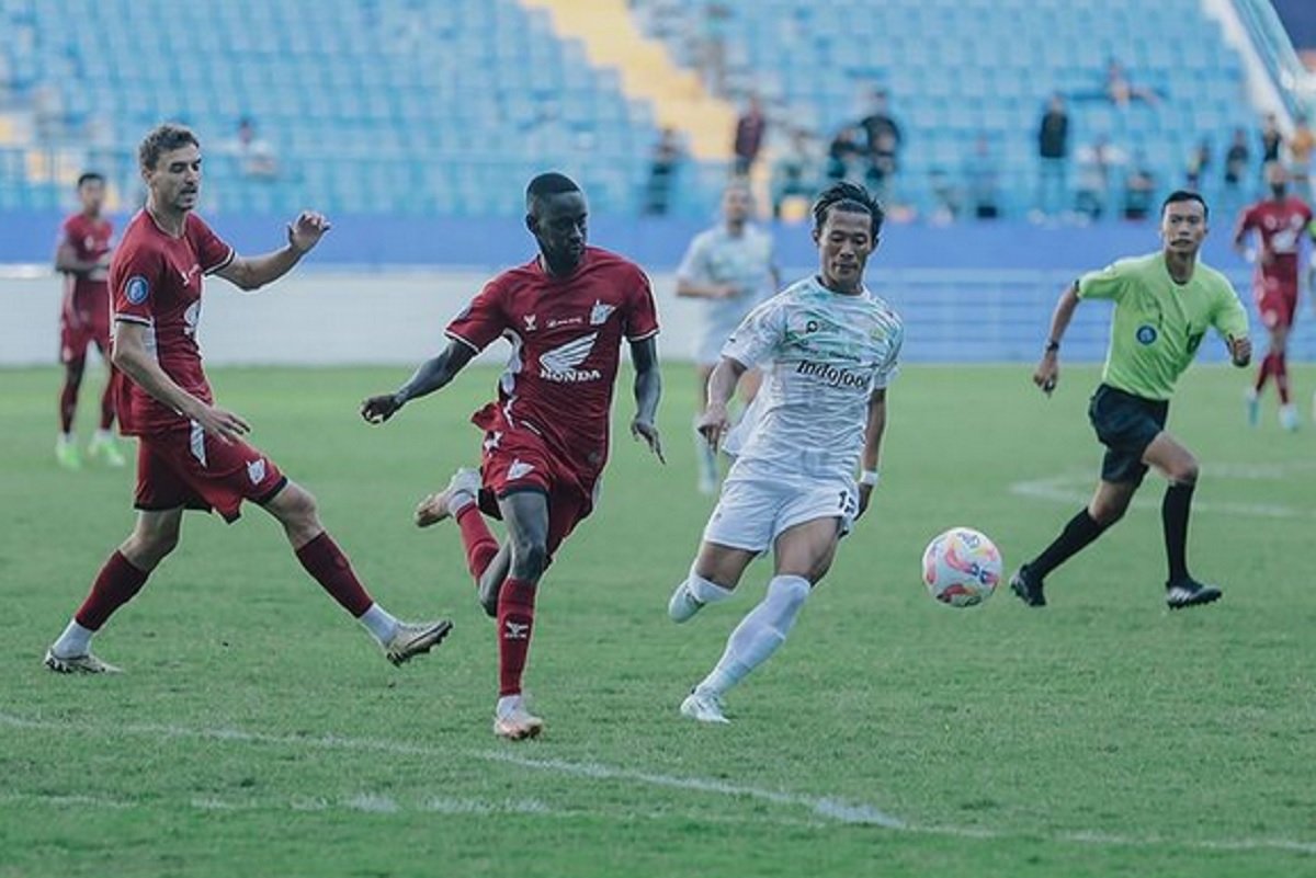 Kết quả bóng đá hôm nay tối 11/9: PSM Makassar cầm hòa Persib Bandung - Ảnh 1