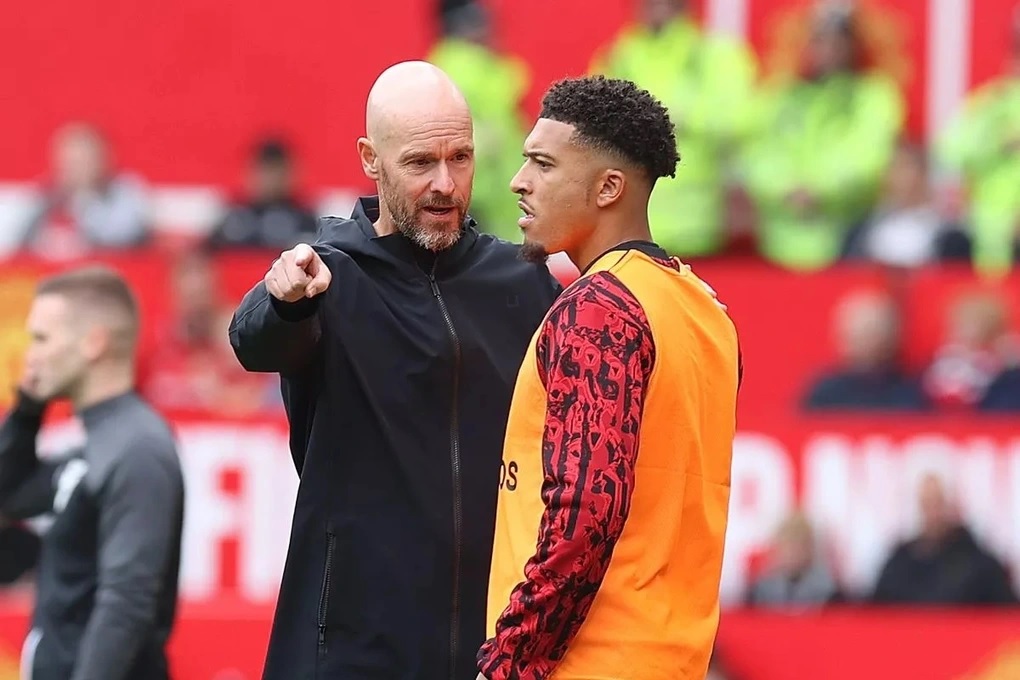 Ten Hag bị tố 'làm nhục' Ronaldo và Sancho - Ảnh 1