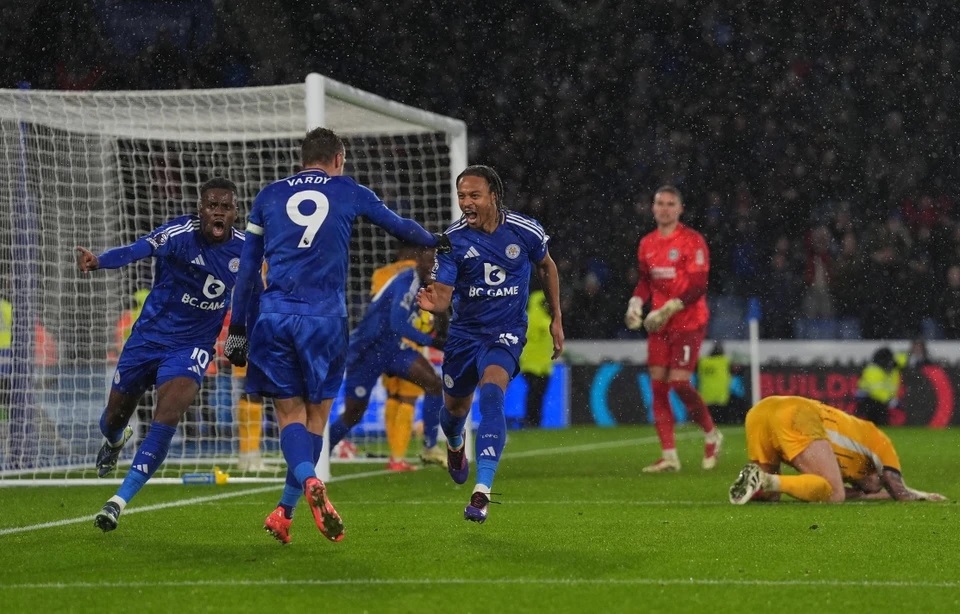 Van Nistelrooy tiếp tục giúp Leicester City bất bại - Ảnh 1