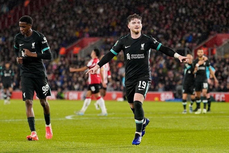 Arsenal và Liverpool dắt tay nhau vào bán kết cúp Liên đoàn - Ảnh 1