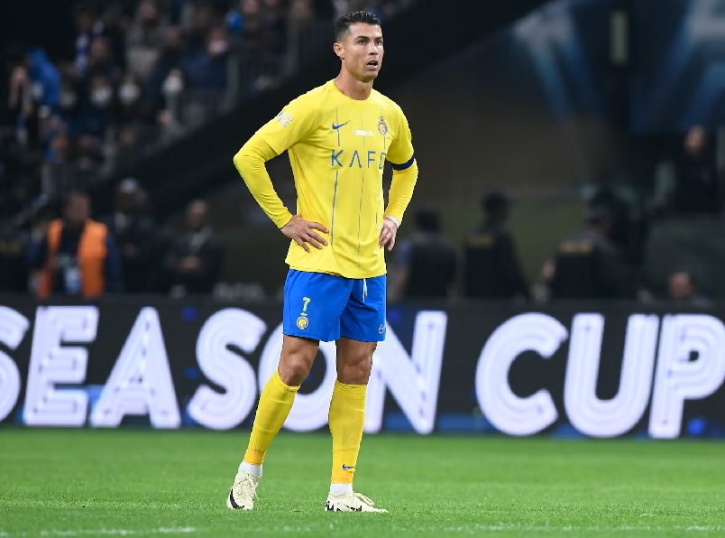 Rộ tin Ronaldo sắp khoác áo PSG - Ảnh 1