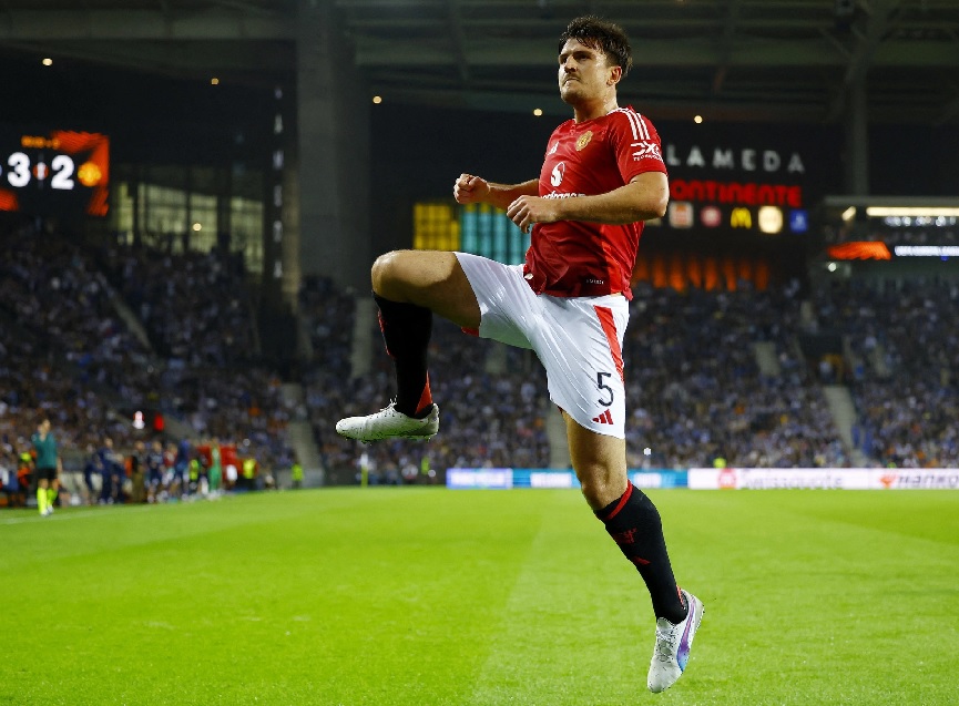 MU kích hoạt điều khoản gia hạn, Maguire ở lại Old Trafford thêm 1 năm  - Ảnh 1