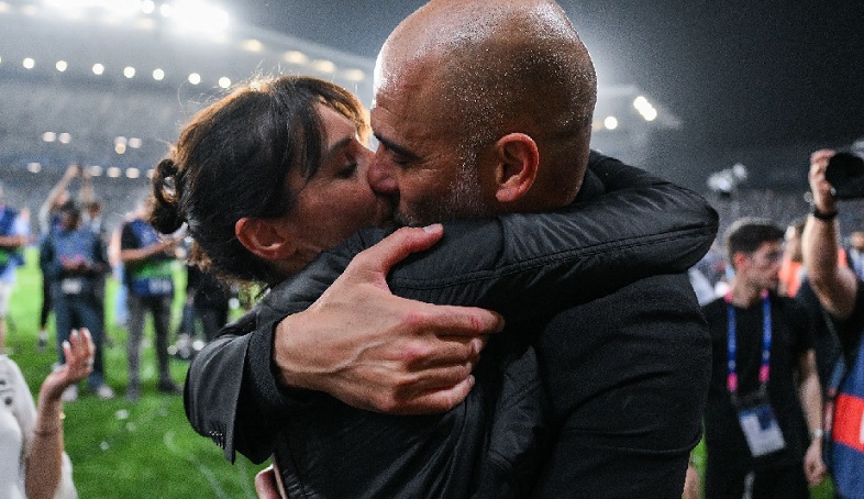 Pep Guardiola ly hôn vợ sau 30 năm chung sống - Ảnh 1