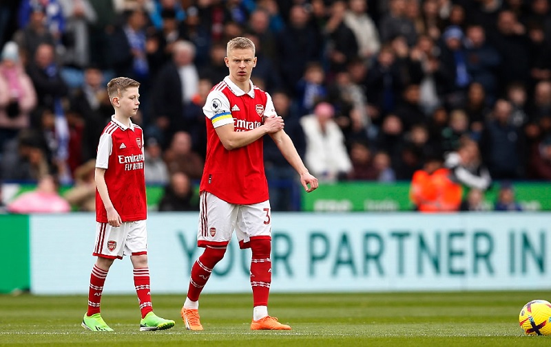 Arsenal bật đèn xanh để Zinchenko ra đi - Ảnh 1