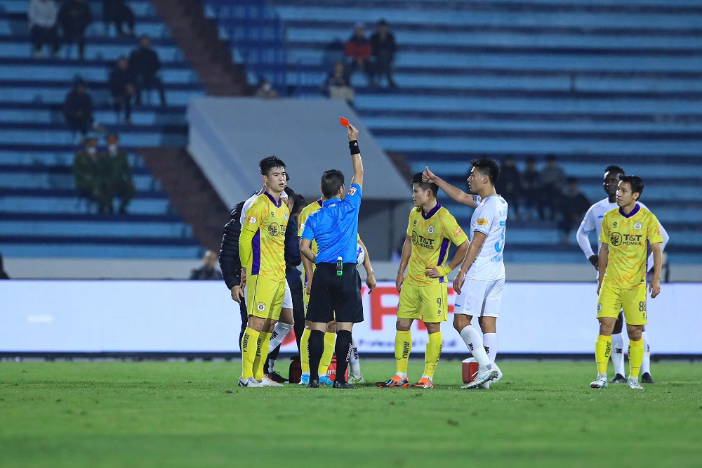 Kết quả bóng đá hôm nay tối 5/2: Nam Định FC đánh bại Hà Nội FC  - Ảnh 1