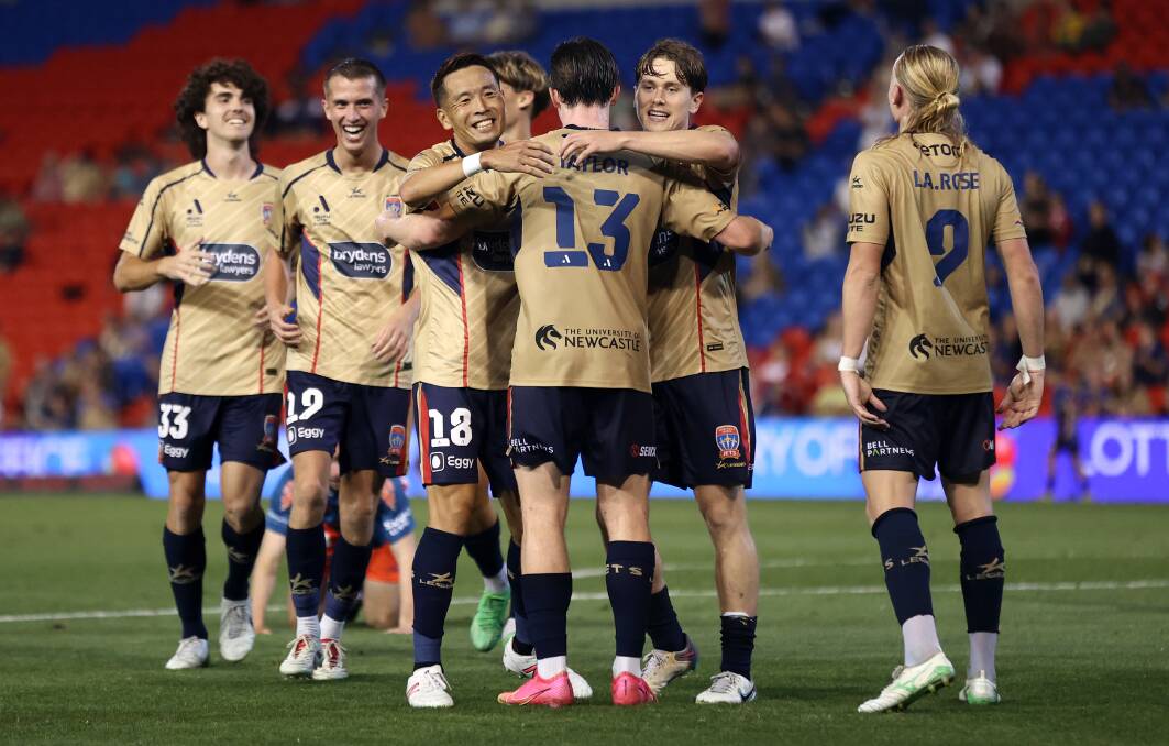 Kết quả bóng đá hôm nay tối 21/2: Newcastle Jets hủy diệt Brisbane Roar - Ảnh 1