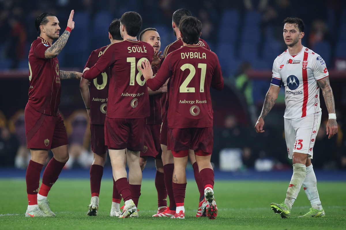 Kết quả bóng đá hôm nay 25/2: AS Roma đè bẹp Monza - Ảnh 1