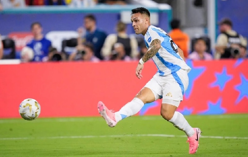 Sau Messi, Argentina có nguy cơ mất thêm một ngôi sao trên hàng công - Ảnh 1