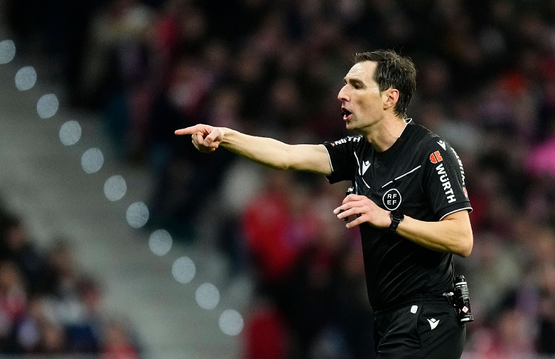 Real Madrid đòi đổi trọng tài bắt chung kết cúp Nhà vua - Ảnh 1