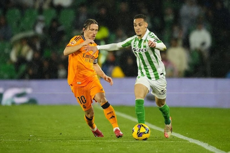 Real Madrid gây bất ngờ với mục tiêu mang tên Antony - Ảnh 1