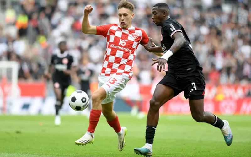Nhận định, Soi kèo Mainz 05 vs Eintracht Frankfurt 0h30 ngày 5/5: Mang ba điểm về nhà - Ảnh 1