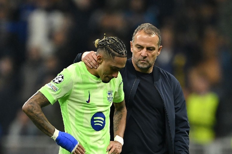 Flick bức xúc nói về trọng tài, nổi giận khi Inter được hưởng penalty - Ảnh 1