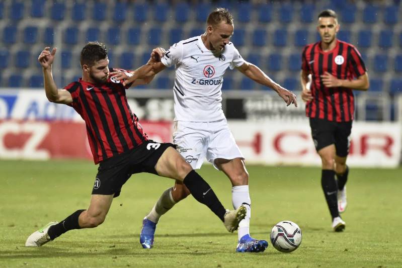 Nhận định, Soi kèo Lokomotiv Sofia vs POFC Botev Vratsa 23h30 ngày 07/05: Tin vào cửa trên - Ảnh 1