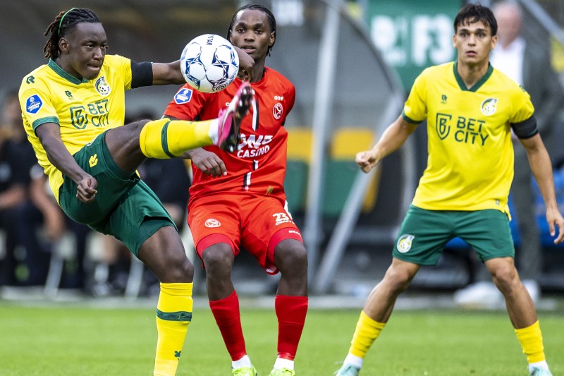 Nhận định, Soi kèo Almere City vs Fortuna Sittard 01h00 ngày 15/05: Tiễn chủ nhà xuống hạng - Ảnh 1
