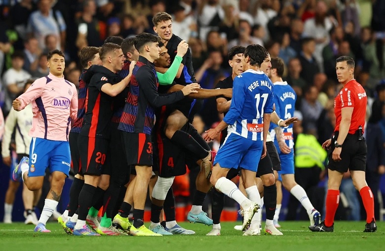 Espanyol ngăn cản Barcelona ăn mừng vô địch La Liga - Ảnh 1