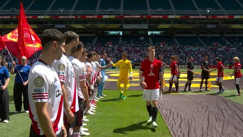 Vì sao thủ quân Urawa Reds từ chối nghi thức bắt tay các cầu thủ River Plate? - Ảnh 1