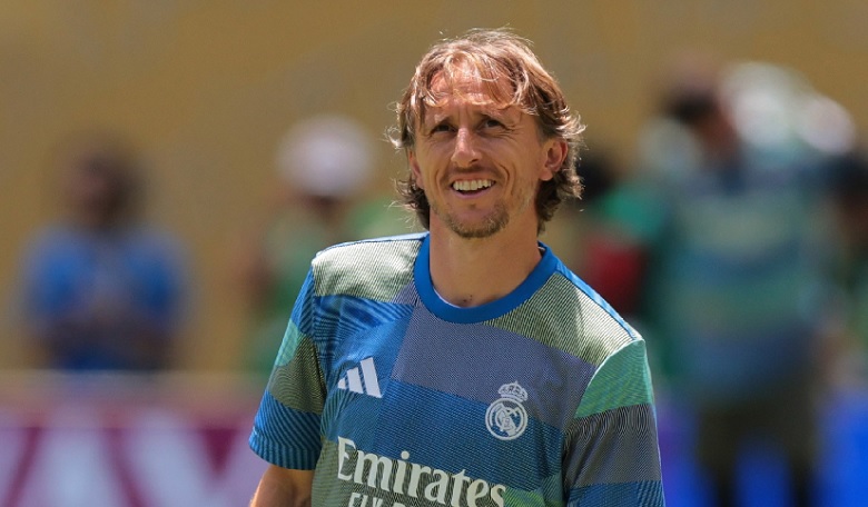 Modric gia nhập AC Milan sau Club World Cup - Ảnh 1