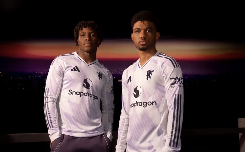 MU ra mắt áo đấu sân khách mùa giải 2025/26 - Ảnh 1