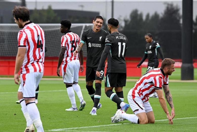 Nunez giúp Liverpool nhấn chìm Stoke với cú hat-trick đẳng cấp - Ảnh 1