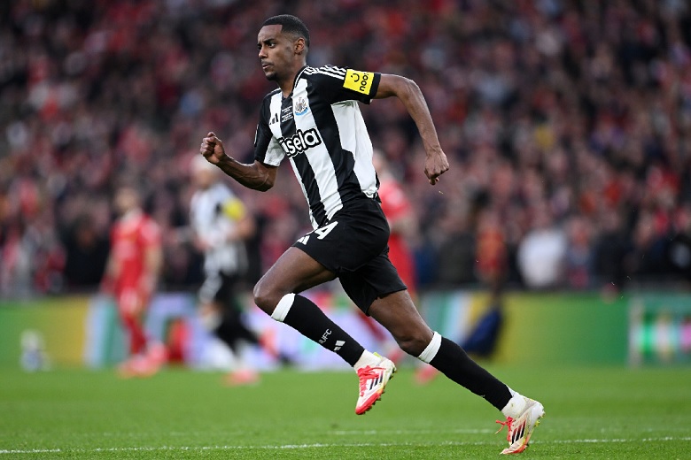 Liverpool chốt giá 140 triệu bảng, Isak chuẩn bị đổi màu áo - Ảnh 1