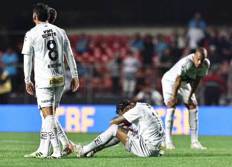 Neymar cùng Santos nhận thất bại đậm nhất lịch sử - Ảnh 1