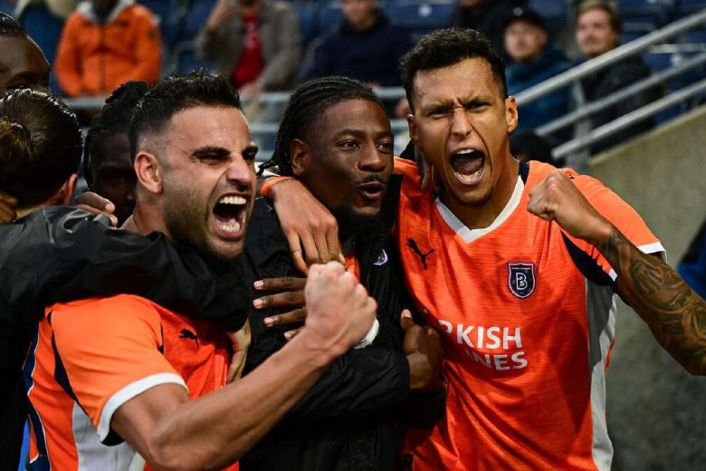 Nhận định, Soi kèo Istanbul Basaksehir vs Universitatea Craiova, 0h45 ngày 22/8: Niềm tin vào cửa trên - Ảnh 1