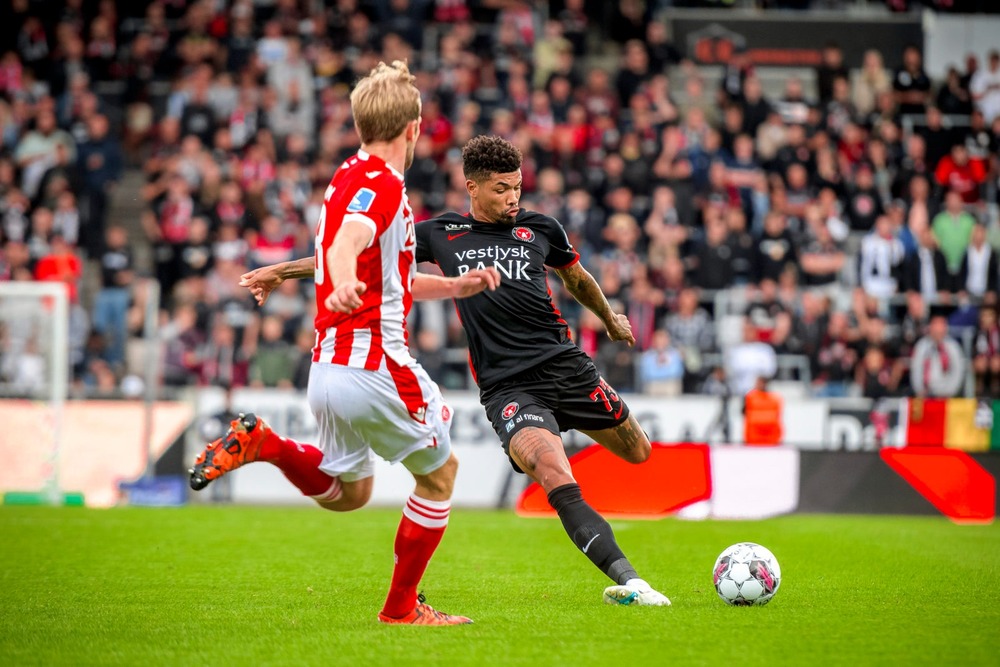 Thống kê phạt góc cả trận giữa Midtjylland và KuPS, dự đoán tổng số góc