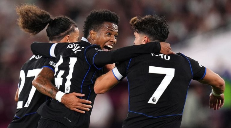 Estevao ghi dấu ấn, Chelsea ngược dòng hủy diệt West Ham - Ảnh 1