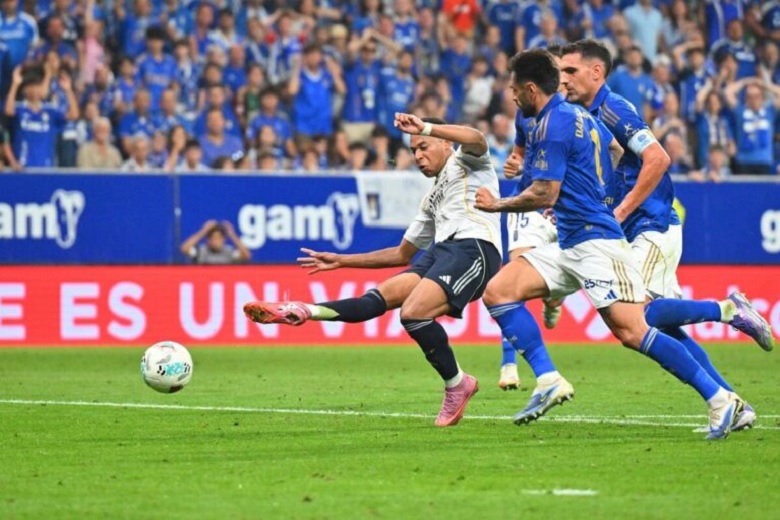 Mbappe và Vinicius tỏa sáng, Real Madrid đè bẹp tân binh Oviedo - Ảnh 1