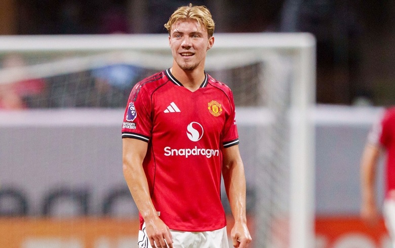 Nếu không có gì thay đổi, Rasmus Hojlund sẽ gia nhập đội bóng Serie A theo dạng cho mượn kèm điều khoản mua đứt. - Ảnh 1