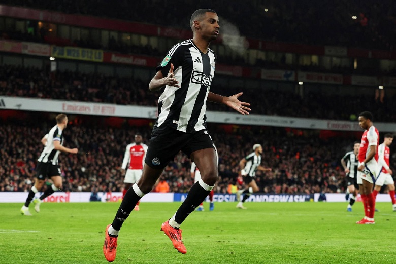 Liverpool sắp gửi đề nghị kỷ lục, quyết tâm đưa Isak về Anfield - Ảnh 2