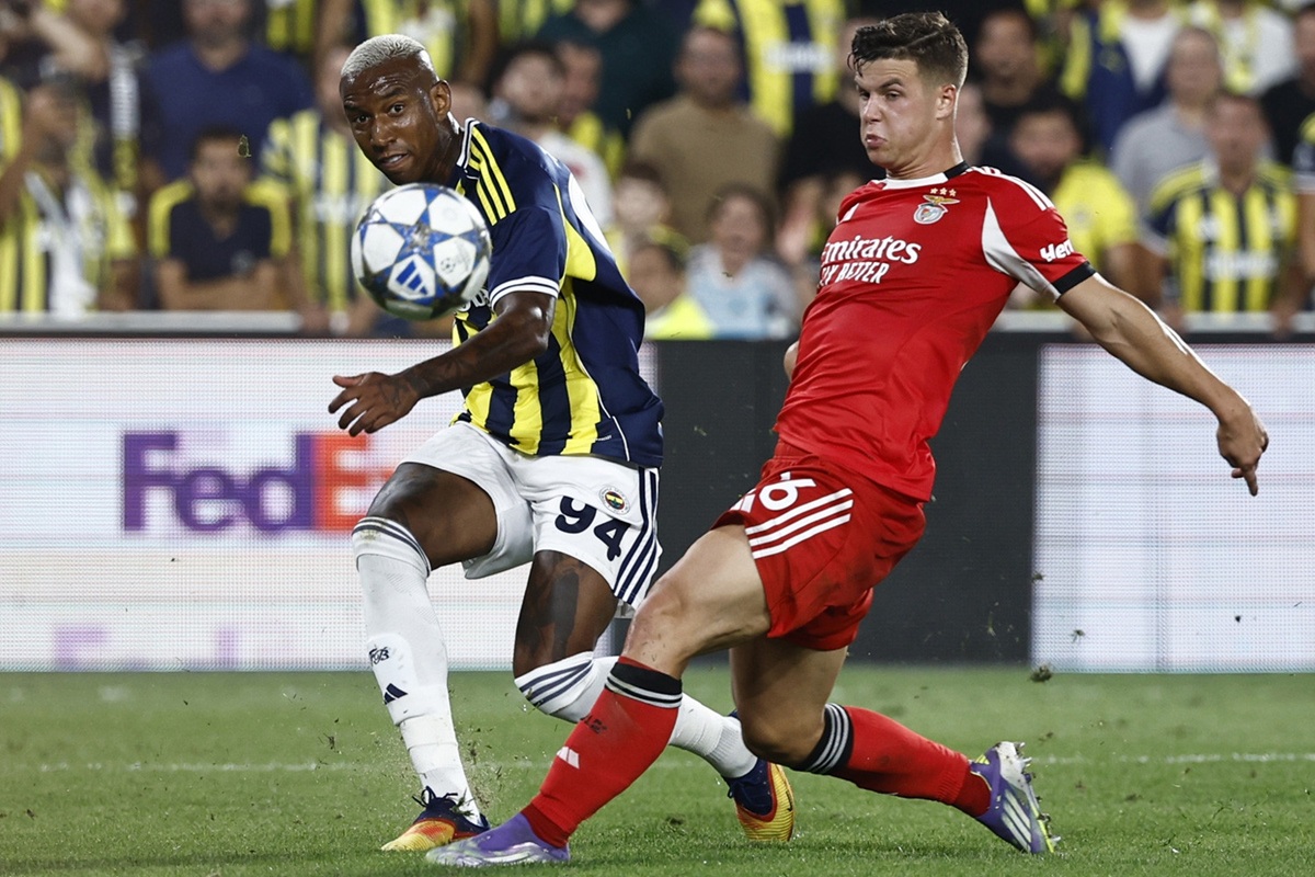Phân tích chi tiết kèo phạt góc cả trận giữa Benfica và Fenerbahce