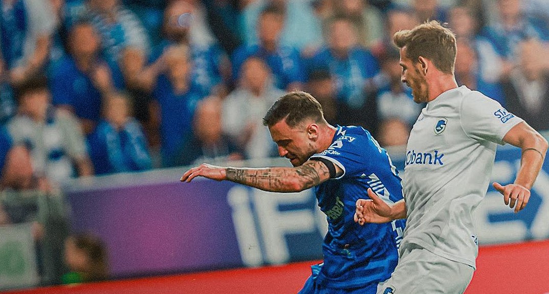 Genk ăn mừng bàn thắng vào lưới Lech Poznan tại Europa League