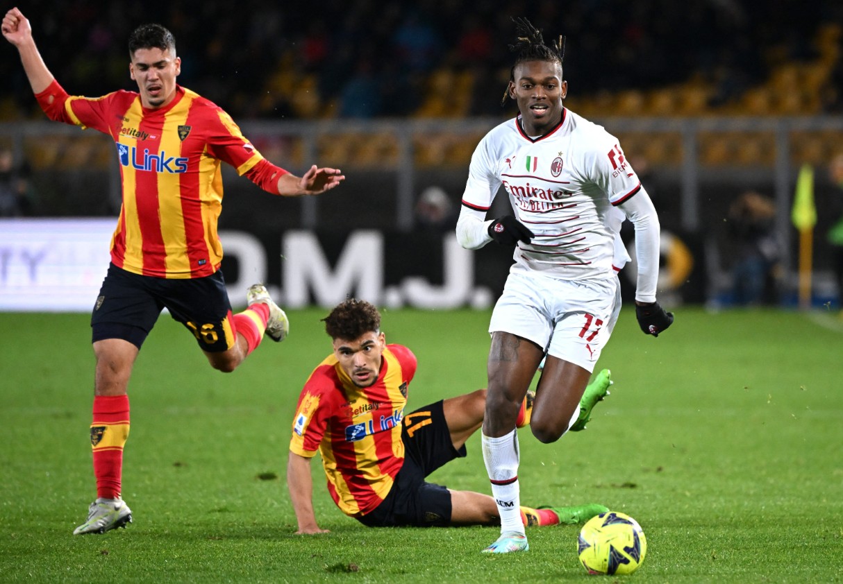 Soi kèo phạt góc Lecce vs AC Milan, 1h45 ngày 30/08 - Ảnh 8