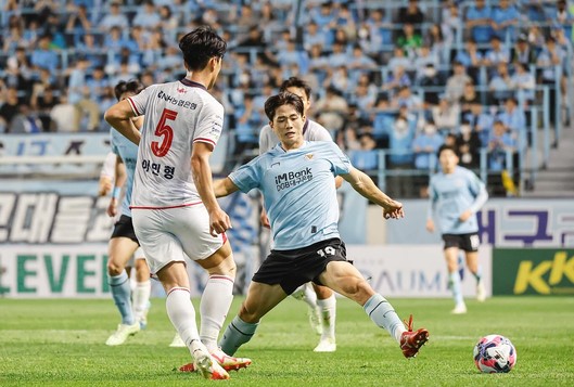Nhận định, Soi kèo Daegu vs Suwon 17h00 ngày 30/8: Chủ nhà lép vế - Ảnh 4