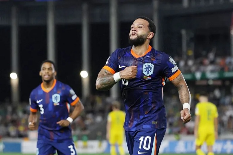 Memphis Depay phá kỷ lục ghi bàn của ĐTQG Hà Lan